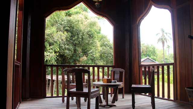 Interieur-Villa-Boramey-coin-salon-et-espace-Soriyabori-Resort-Cambodge