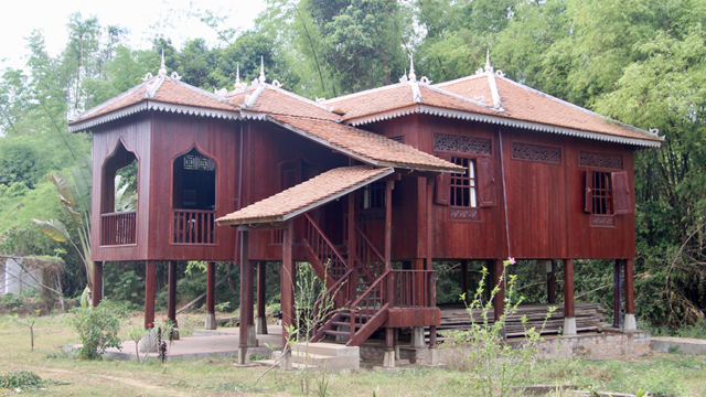 Terrasse-Villa-Boramey-vue-piscine-Soriyabori-Resort-Cambodge