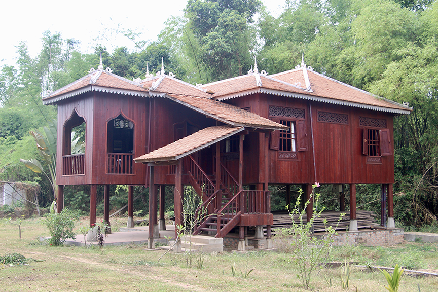 Terrasse-Villa-Boramey-vue-piscine-Soriyabori-Resort-Cambodge